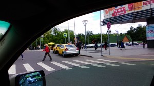 Фотография фиксирующая нарушение правил дорожного движения влекущее нарушение прав потребителей услуг пассажирских перевозок в режиме такси.